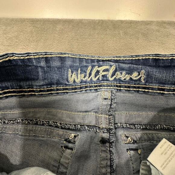 Vintage Y2K Wallflower Embroidered/Embellished Blue Bootcut Denim Jeans Size 5 - Picture 3 of 8
